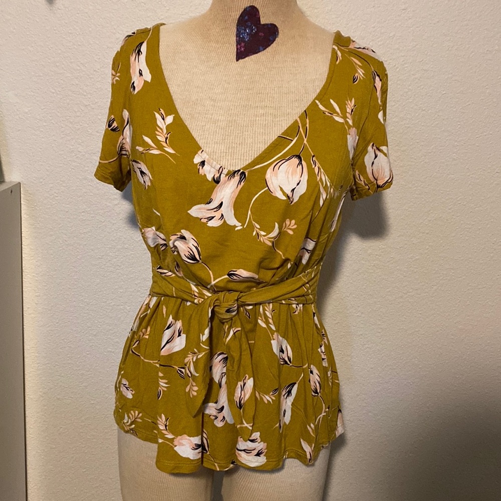 ModCloth tie front floral blouse